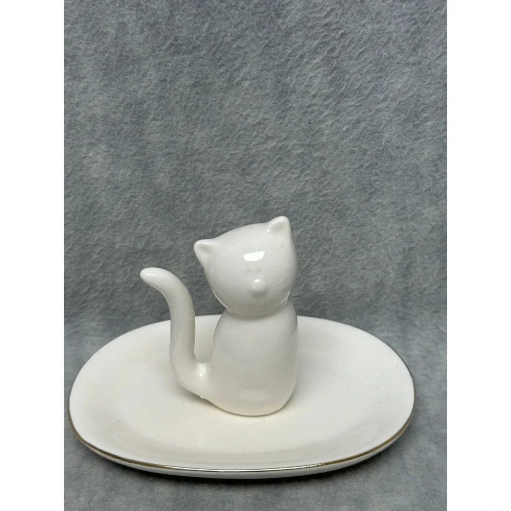 Cat Ring Holder Trinket Dish White Ceramic Gold Rim Figurine 2015 Tri-Coastal